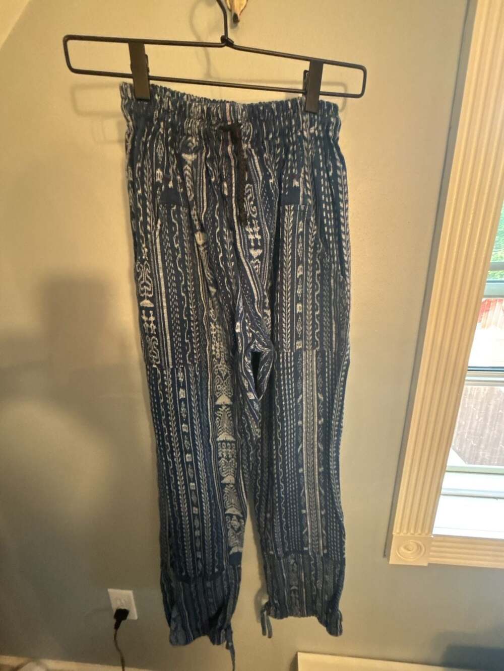 Women’s Blue Boho Geometric Print Drawstring Smocked Waist Pants Size SMALL